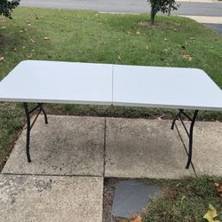 6 Foot Cosco Foldout Table