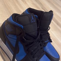 Black & Blue Jordan 1’s