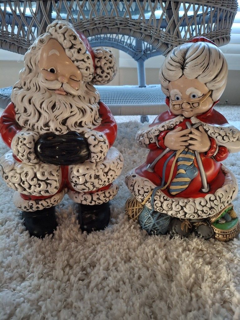 Vintage Atlantic Mold Mr.And Mrs Clause 1ft.2"tall 