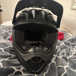 full face bell Helmet Never Used!! Size Men M 