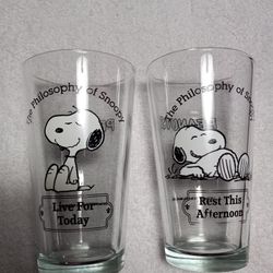 Vintage Peanuts Snoopy Glasses Set
$20
