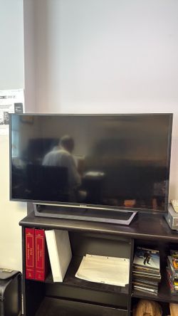 MUST GO TODAY! 40-inch Sony BRAVIA smart TV
