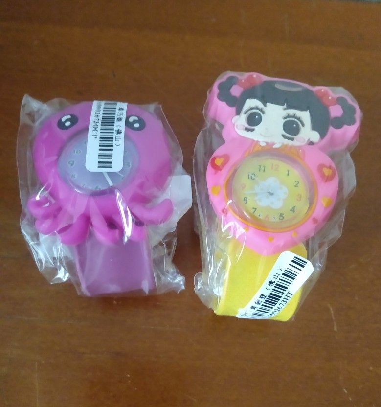 BRAND NEW IN PACKAGES GIRL'S CHILDREN'S KID'S 3D CHARACTER WATCH SLAP BRACELETS - AGES 4+ 