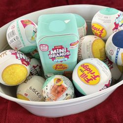 MINIVERSE mini brands / brand new 