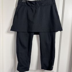 Women’s XS Columbia leggings capris with skirt