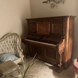 Old Piano