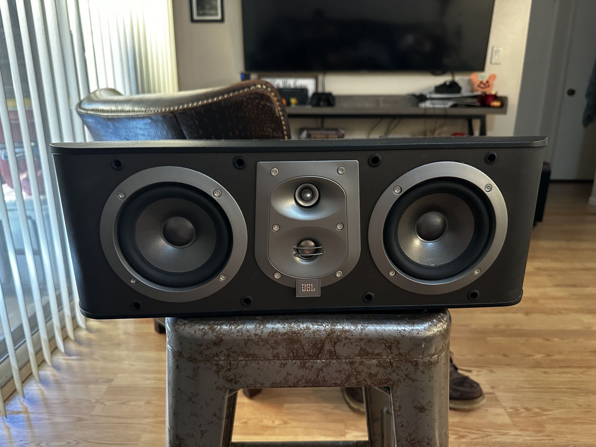 JBL ES25C ES Series Dual 5" 2-way Center Channel Speaker