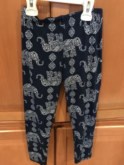 Girls leggings (size medium)