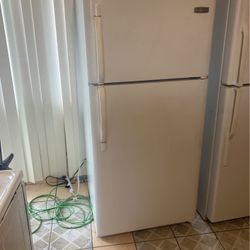 Refrigerator  Frigidaire Good Conditiones