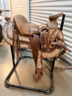 Western Show Saddle Tooled Leather Silver