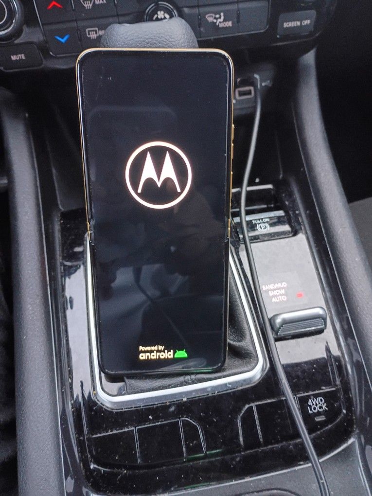Motorola Razor Flip With Boost Mobile