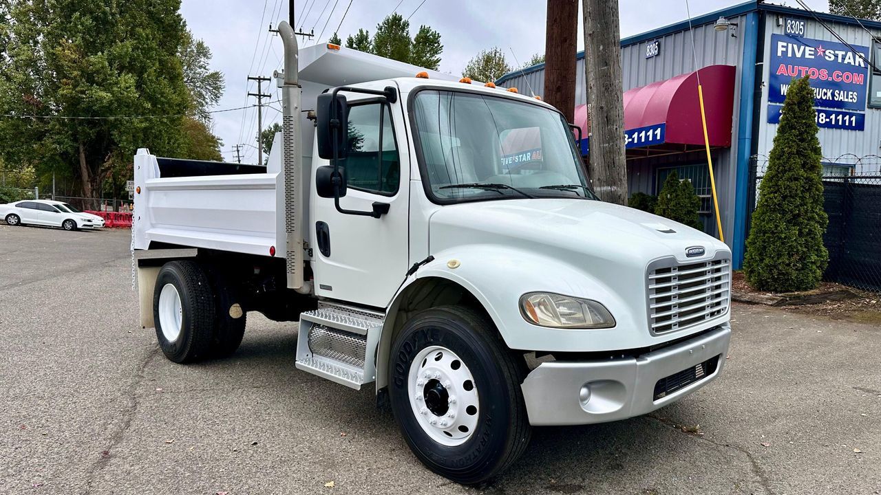 2009 Freightliner M2 106