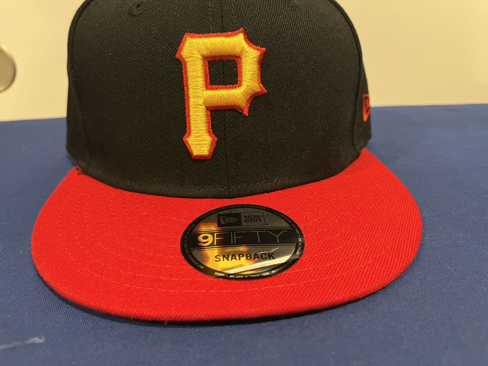 New Era Pittsburgh Pirates Snapback (BLK Red Yellow)
