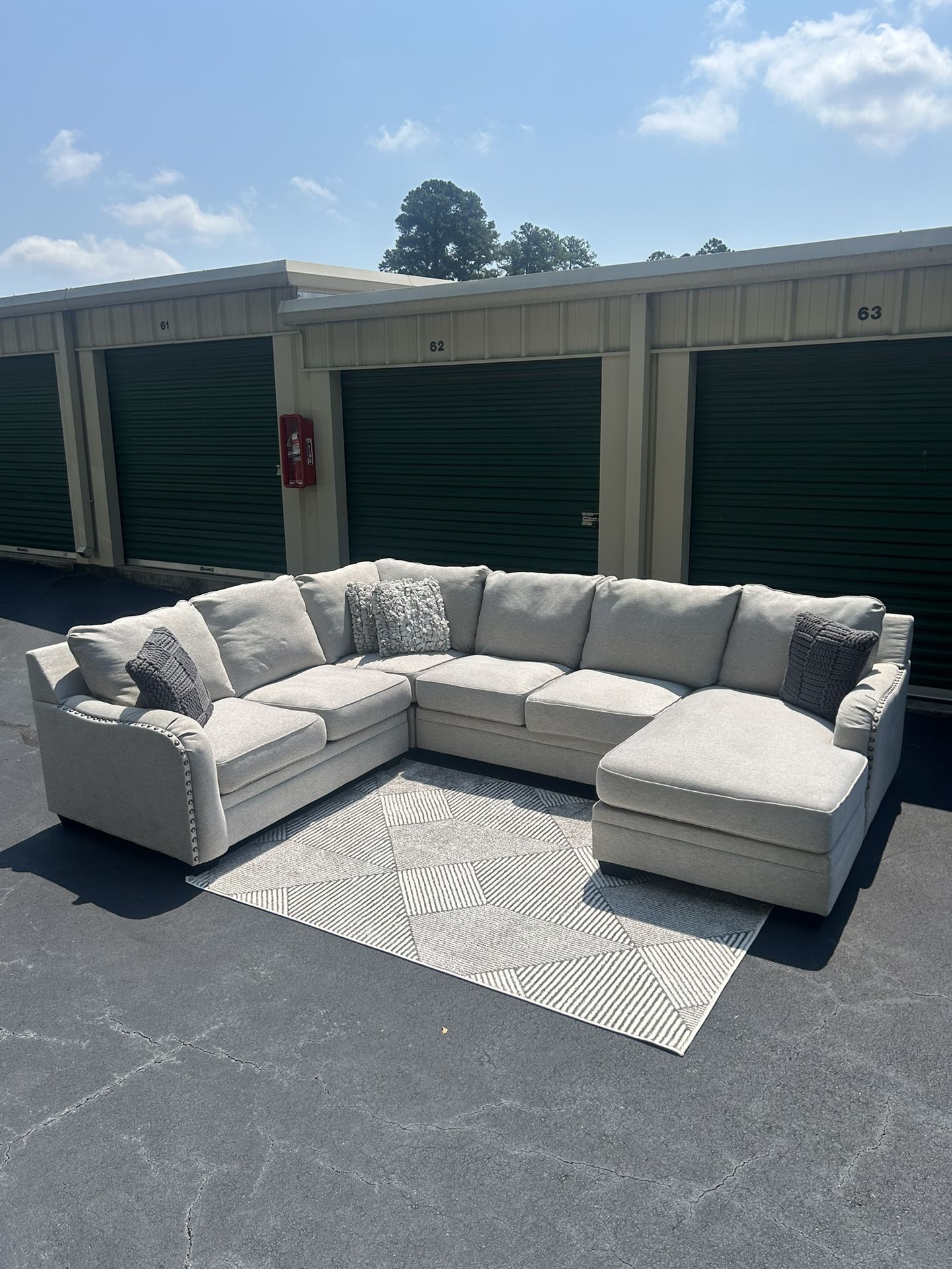 FOR SALE: Ashley Dellara 4-Piece Sectional Sofa – Excellent Condition!