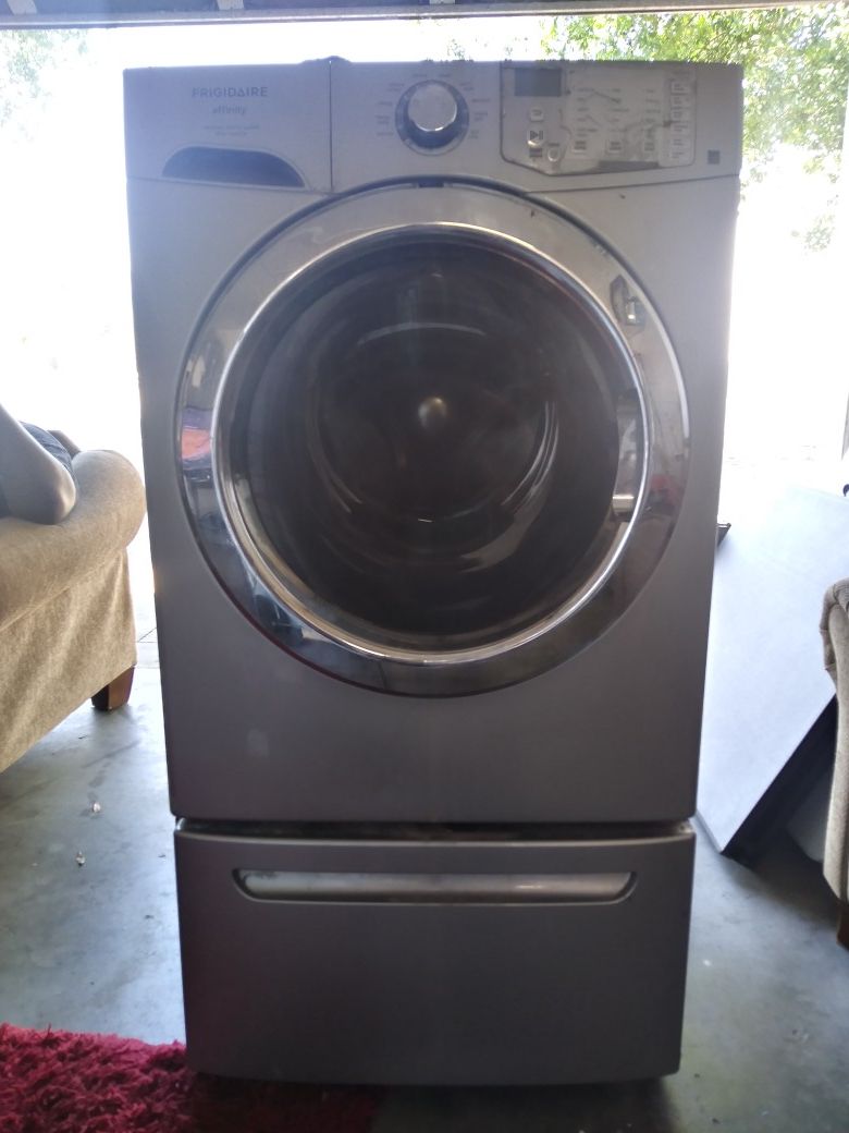 Frigidaire affinity - Washer & Dryer