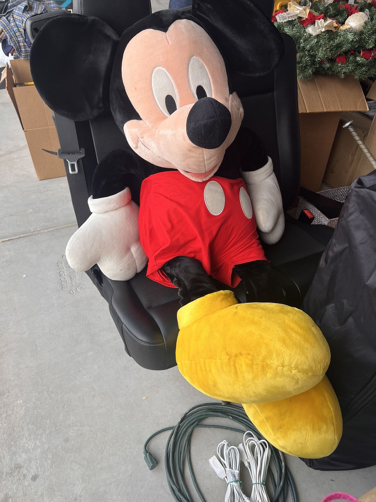 Giant mickey Mouse