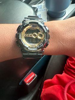 Gshock gold n black