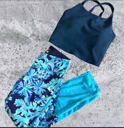Workout Active Set Old Navy Sports Bra (S) & Blue Lilly P. Floral Leggings (XS)