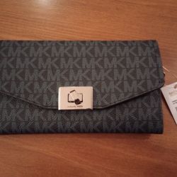 NWT Michael Kors Cassie Leather Trifold Wallet / Organizer