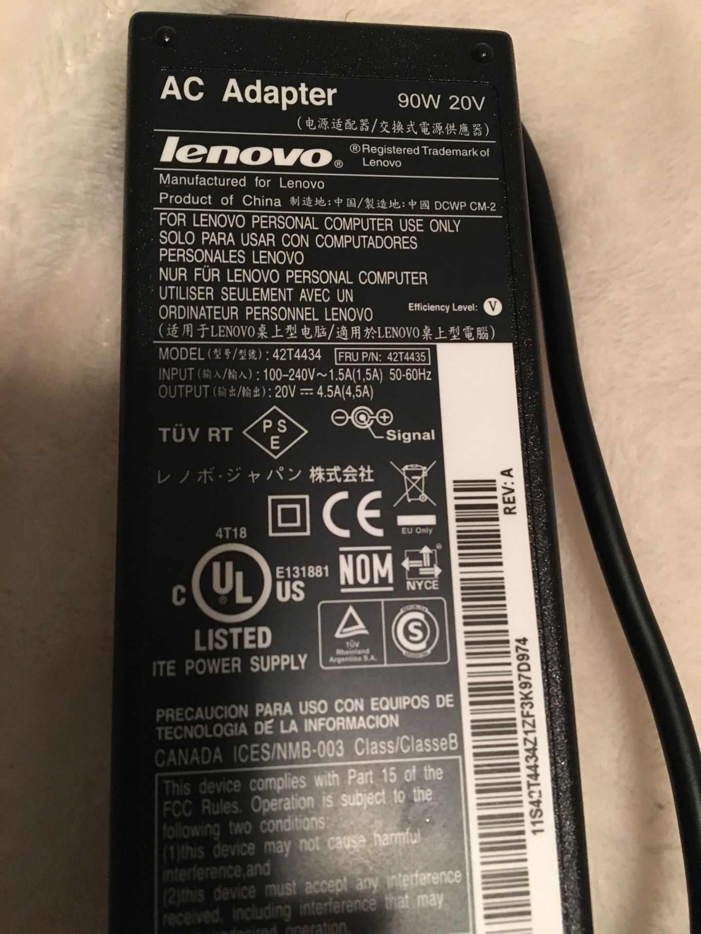 Lenovo AC adapter 90w 20v