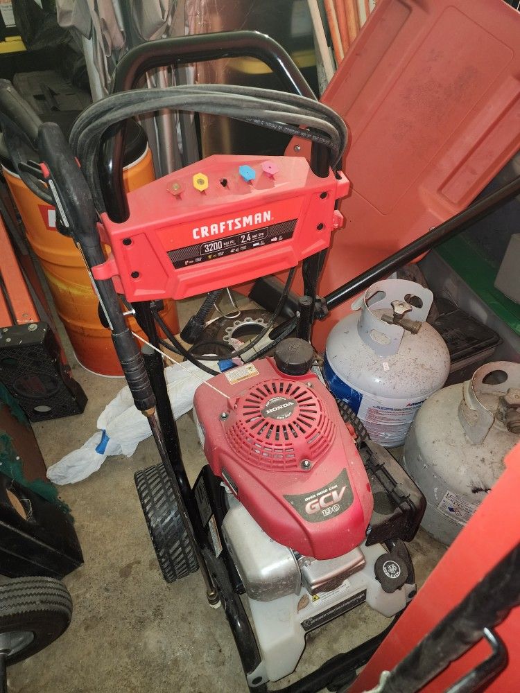Craftsman 3200 Psi Pressure Washer With Honda Motor Only Used About 6 Times To Wash Suv
