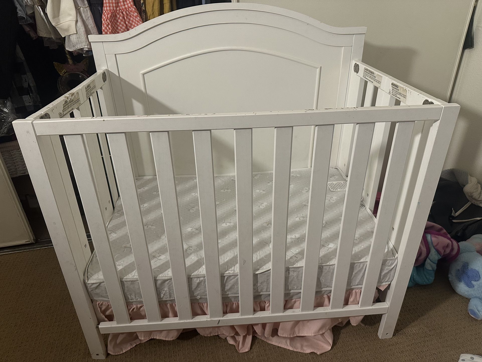 Mini crib with Mattress