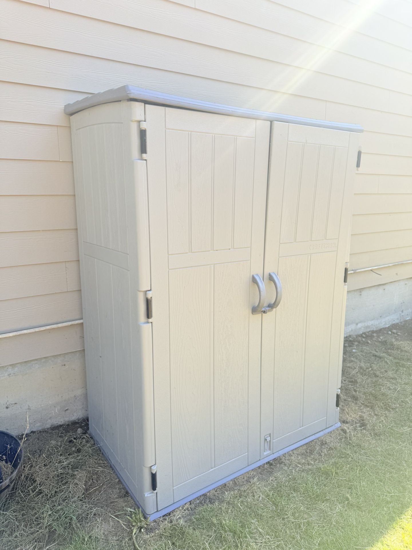 5 Ft X 2 Ft Rubbermaid Vertical Storage Shed