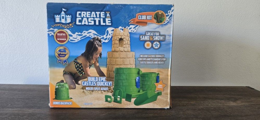 Create A Castle Tower Kit - 6-Piece Premium Sandcastle Building Kit, Green