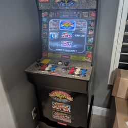 Arcade 1 UP - STREET FIGHTER II Original w/Riser (Barely Used)