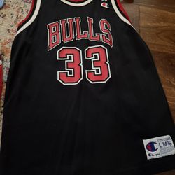 Chicago Bulls Kids Jersey Large XL Pippen Red Black
