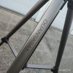 Quantaray QT II 950 Ultra Pro Tripod  In Excellent Condition Everything Works As It Should. 