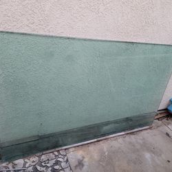 Glass  6 Ft X 3.6 Ft