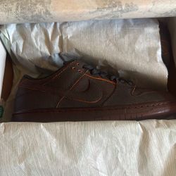 SB Dunk Low (Krampus)