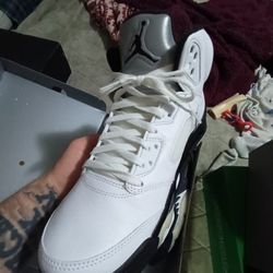 Jordan 5 White Metallic 