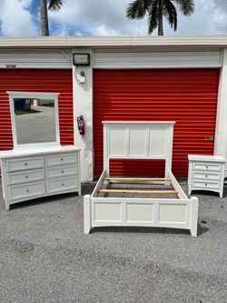 ALL WHITE FULL SIZE BEDROOM SET