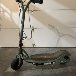 Razor Electric Scooter-Great Condition