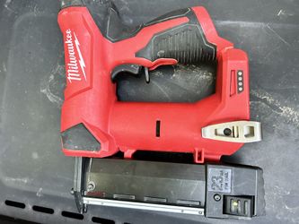 Milwaukee M12 Pin Nailer