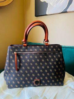 Dooney & Bourke Gretta Zip Satchel In Tmoro Brown🎀