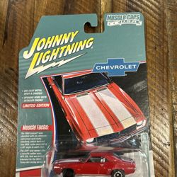 1969 CHEVROLET CAMARO Z28 RED 1/64 MODEL BY JOHNNY LIGHTNING JLSP381/24B