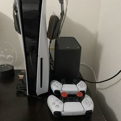 Ps5, With Head Set Play Station Use Two Controller And Ps5 Camara The Original Ps5 With Disks 