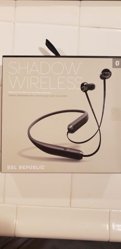 Shadow Wireless Headphones by Sol Republic (SOL-EP1140BKB)