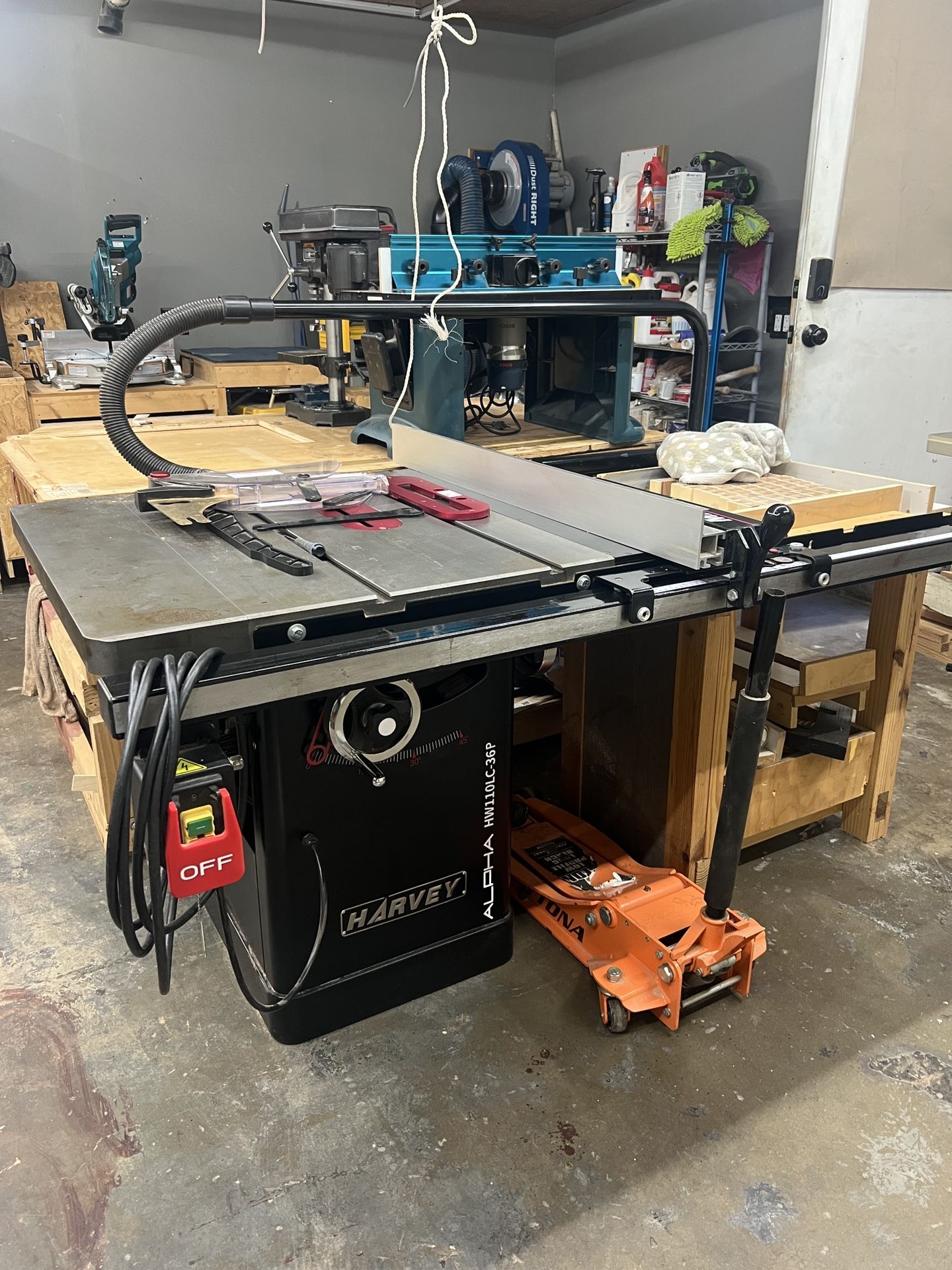 Harvey 10" 2HP Cabinet Table Saw With Cast Iron Table