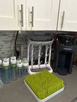 Baby bottle equipment set