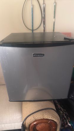 $40 mini fridge used