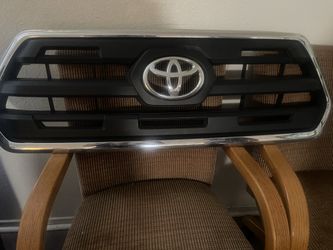 Vendo parte de frentede toyota Tacoma 2004 2006
