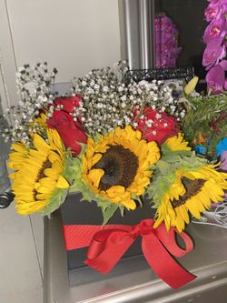 $20Today deal, ready for pick or delivery tmr,Roses sunflowers, rosas