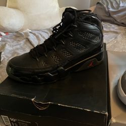 Bred 9 