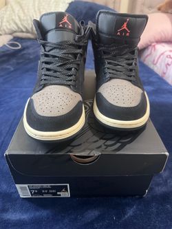 Air jordan 1 mid SE 7/5