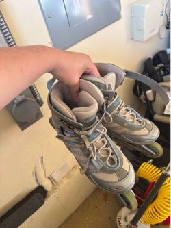 Roller blades