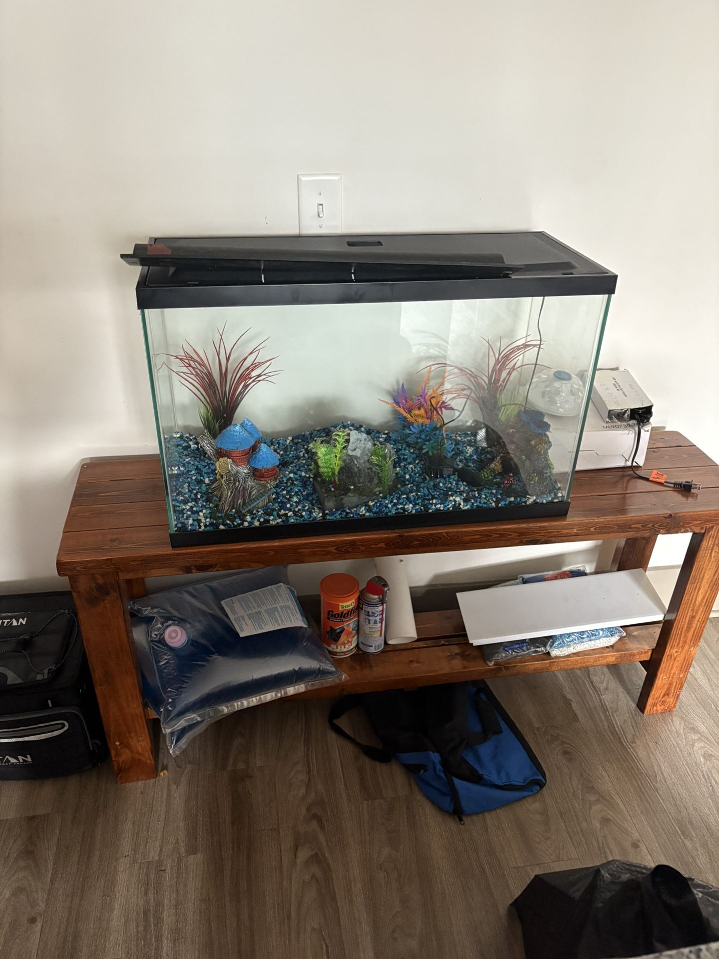 Fish Stand And Stand